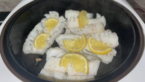 Филе трески с лимоном на пару
