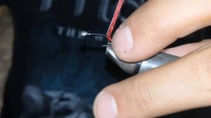 Имитация мотыля.