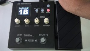 How to use the expression pedal on the NUX MG 300