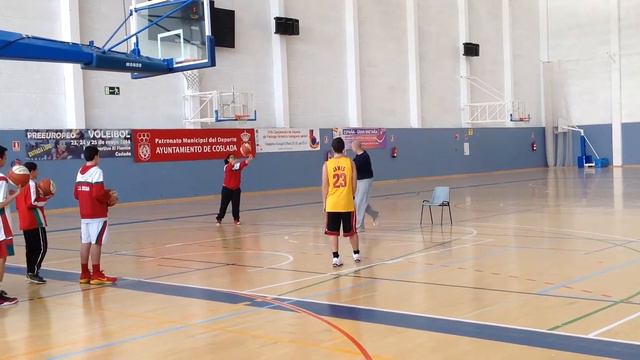 Davor Matkovic II Clinic de Navidad Club Baloncesto Coslada смотреть онлайн