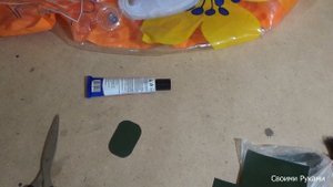 Как и чем заклеить плавательный круг