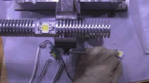 Что делать когда мигает светодиодный прожектор?