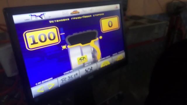 Балансировочный станок Сивик СБМП 40 Альфа Люкс (Wheel balancer Sivik Alpha LUX) смотреть онлайн