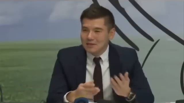 Айсултан Назарбаев  Так он дед или Отец ?