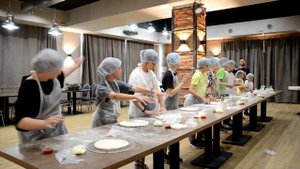 Делаем пиццу в домашних условиях! Секреты вкусной пиццы от пиццайоло! Мастер-класс от чемпионов. 4К