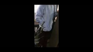 🔥шок! Злая бабка не пускает женщину в автобус!? Бабка орëт на женщину в автобусе...