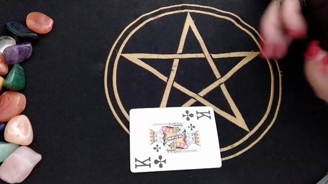 ОТНОШЕНИЯ КРЕСТОВОГО КОРОЛЯ И ЧЕРВОВОЙ ДАМЫ... смотреть онлайн