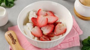 Коктейль из мороженого и клубники