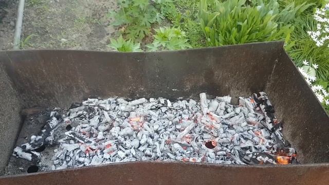 Копчёная рыба на палочках в СТОЛЕТНЕМ чавуне. Горячее копчение