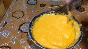 Морковный рулет с творожной начинкой .