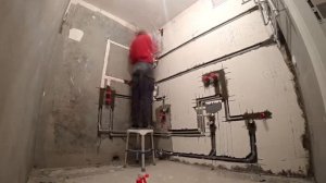 Сантехнические работы в панельном доме за одну минуту.