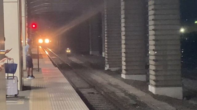 03.11.2023 года. Прибытие электрички маршута «Уцуномия-Ояма-Такасаки» на станцию Ояма. смотреть онлайн