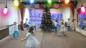 Новогодняя Баба Яга. Танец и Игра "Хвост Бабы Яги". Ритмика для детей. Новогодние игры для детей.