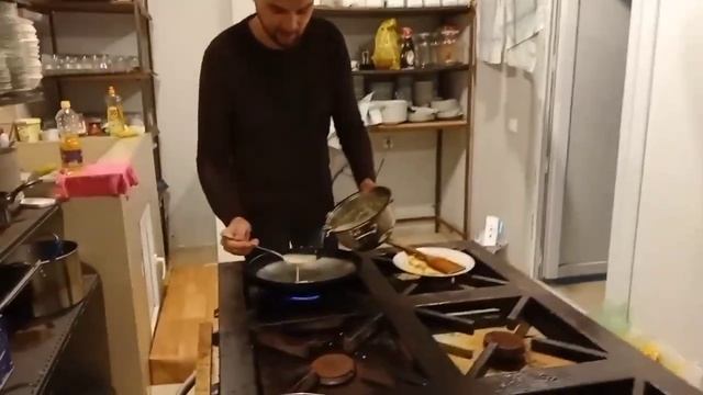 Блины в Грузии. Впервые после вынужденногоотъезда из России в марте. смотреть онлайн