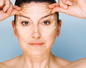 Кому не показана эндоскопическая подтяжка лица, и с какими осложнениями можно столкнуться?