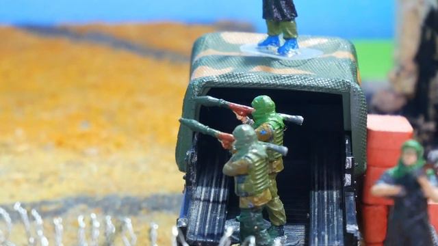 ВОЙНУШКИ Освобождение базы ZE Мультик солдатики Военная база Генштаба Военная техника США