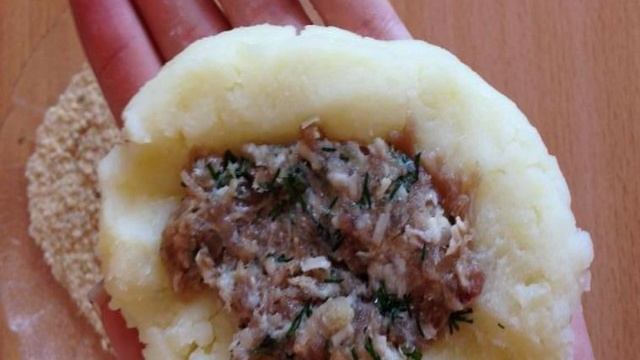 Картофельные зразы с фаршем в духовке