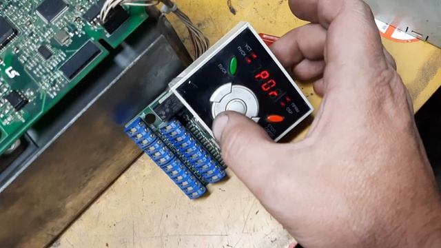 ремонт частотного привода- не обычная неисправность.Ошибка"высокое напряжение." смотреть онлайн