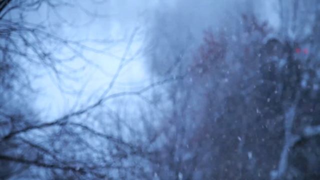 А снег идет. Красивый снегопад. смотреть онлайн