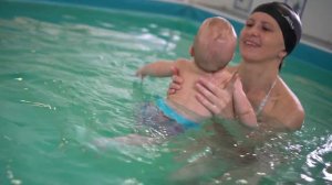 Структура занятия с грудничком в бассейне?Плавание