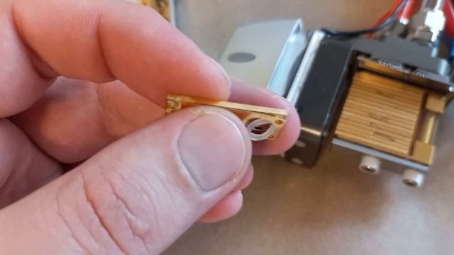 Ремонт ручки диодного лазера с микро канальной матрицей. Запасные части для лазеров для эпиляции. смотреть онлайн