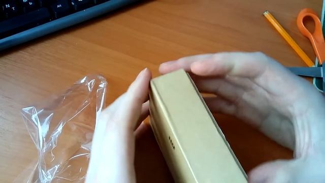 распаковка Xiaomi Mi Band 1S смотреть онлайн