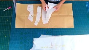 Легкое и комфортное платье из батиста. Как раскроить платье без вытачек с кулиской по горловине.mp4