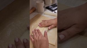 Ушки из дрожжевого слоёного теста