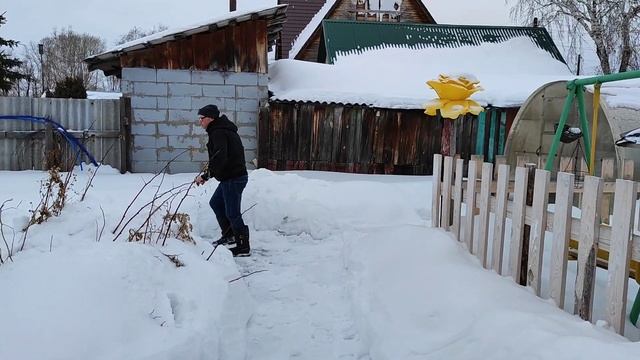С ПЕРВЫМ ДНЁМ ПОСТА???МУЖ ЧИСТИТ СНЕГ? смотреть онлайн