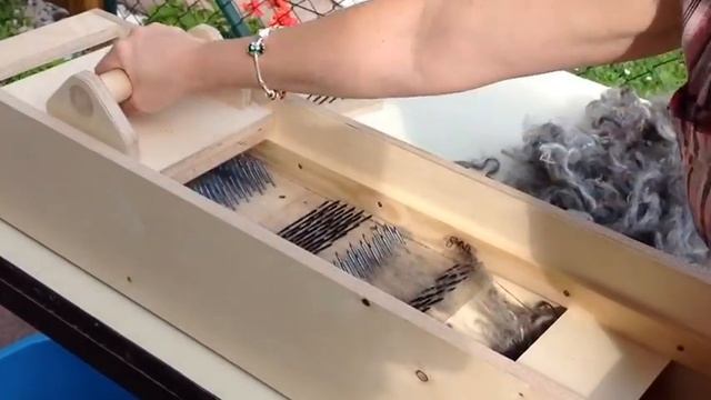 Расчёсывание Шерсти 1 *** смотреть онлайн