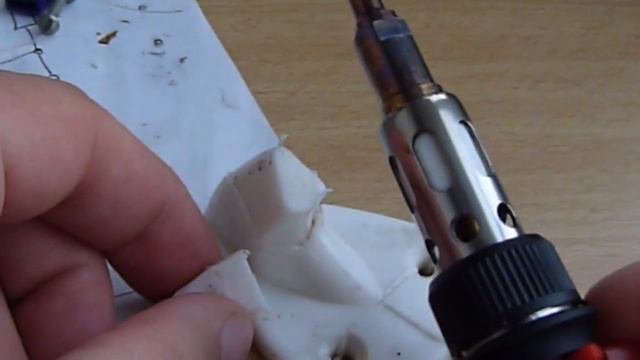 Соединение капроновых деталей при помощи газового паяльника смотреть онлайн