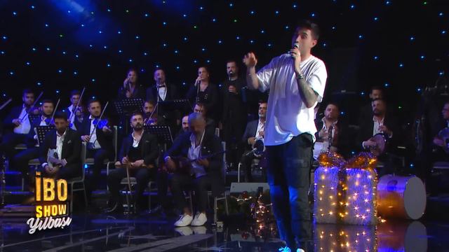 İbrahim Tatlıses & Hülya Avşar & İdo Tatlıses - Mavi Mavi смотреть онлайн