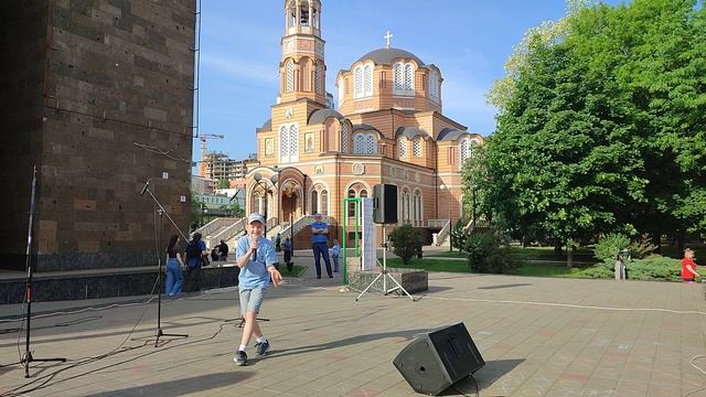 "Закалдованная буква" Драгунский В.Ю. 
Исполняет: Ивашкина Дарья в День Славянской письменности. смотреть онлайн