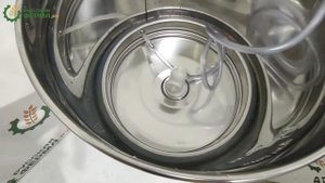 Емкость из нержавейки с пневмо и пылезащитной крышкой