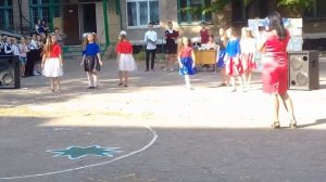 Танец "Этот мир придуман не нами" День мира, школа № 92 г. Макеевка