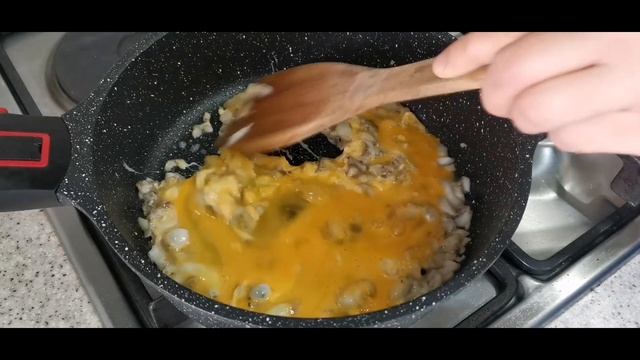 Вкусная закрытая пицца из лаваша на сковороде. Пицца за 10 минут.