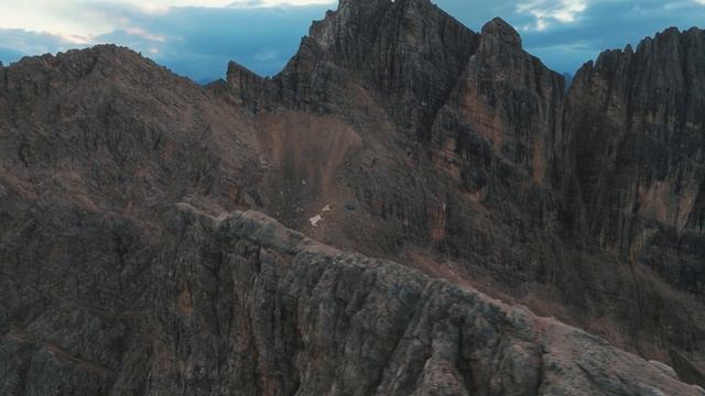 BIVACCO FANTON - Marmarole - Salita dalla Val da Rin смотреть онлайн