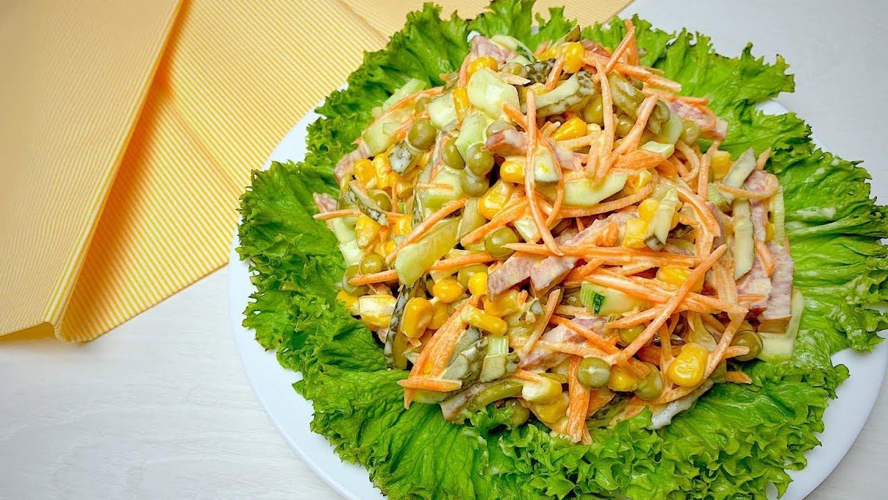 БЫСТРЫЙ, ПРОСТОЙ и Очень ВКУСНЫЙ САЛАТ из самых Обычных Продуктов смотреть онлайн