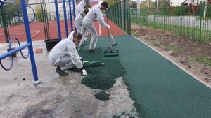 Укладка резинового покрытия EcoPlay