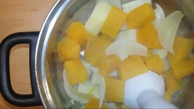 Тыквенный крем-суп с гренками