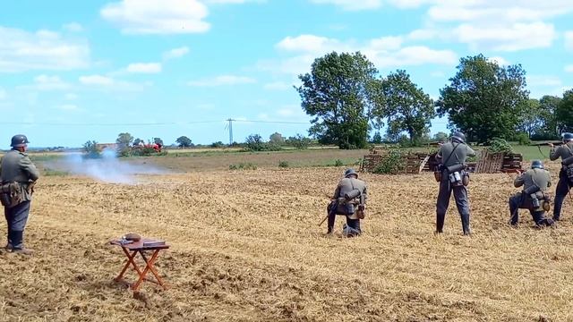 БРИТАНЦЫ знают и гордятся СВОЕЙ историей! Масштабный ФЕСТИВАЛЬ 1940-х годов в АНГЛИИ смотреть онлайн