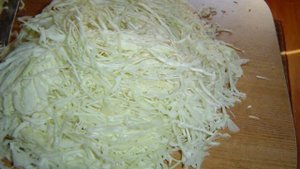 Баклажаны квашеные, фаршированные капустой и морковью