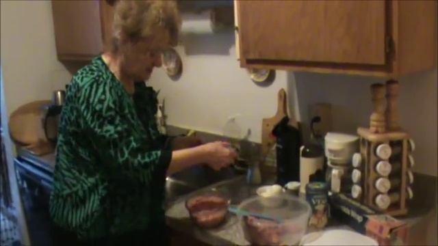 Мясной рулет с грибами.wmv смотреть онлайн