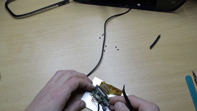 Зеркало заднего вида с монитором не работает - ремонт и проверка после ремонта - замена одной детал