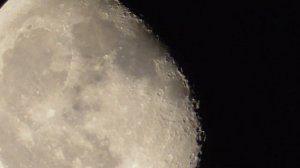 7 ноября 2017 г., 22:53:37. Луна-третья фаза. Движение луны. 90 крат увеличение. Питер