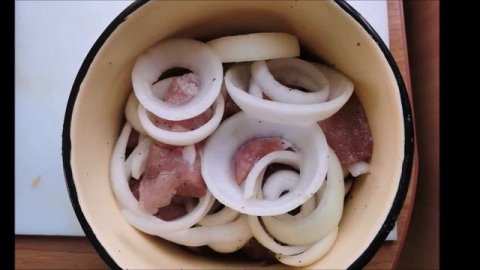 Рецепт шашлыка на кефире / маринуем свинину в кефире