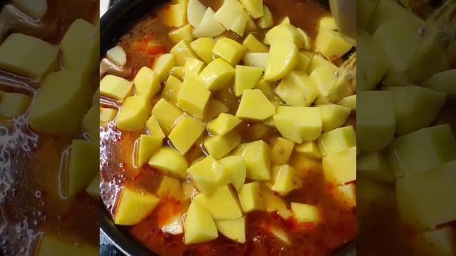 Гуляш по венгерски. Яркое, вкусное блюдо!