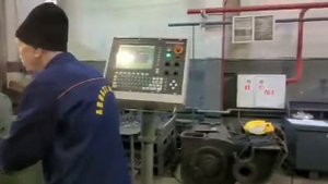 Координатно расточной станок 2Е450аф30 400вс видео работы.