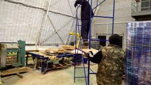 Помост строительный использование на лестнице (строительные леса)