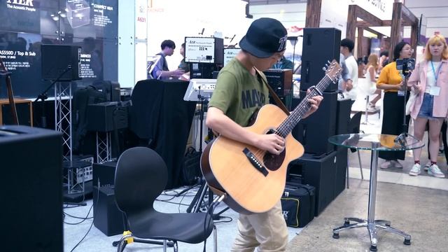 A Teen Boy Playing Alan Walker 'The Spectre' So Beautifully - People Got Shocked (Sean Song Cover) смотреть онлайн